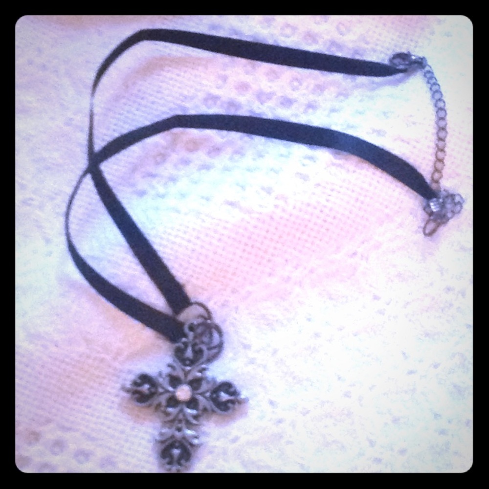 Ribbon necklace